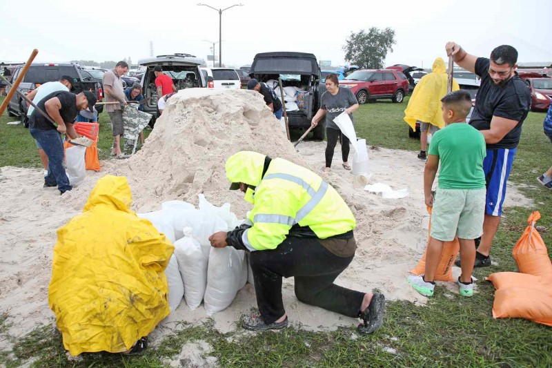 Người dân Florida (Mỹ) sẵn sàng đối phó cơn bão thế kỷ Milton 2