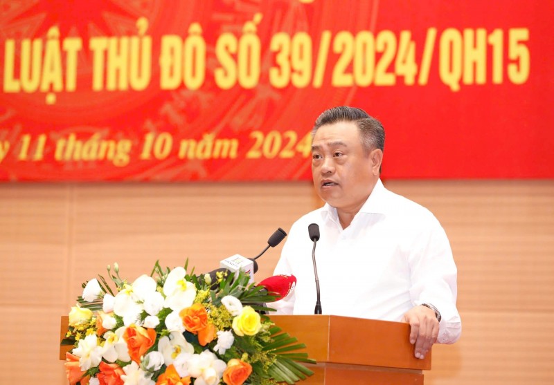 Chủ tịch UBND thành phố Hà Nội Trần Sỹ Thanh phát biểu khai mạc hội nghị (Ảnh: T.L). Chủ tịch UBND thành phố Hà Nội Trần Sỹ Thanh phát biểu khai mạc hội nghị (Ảnh: T.L).