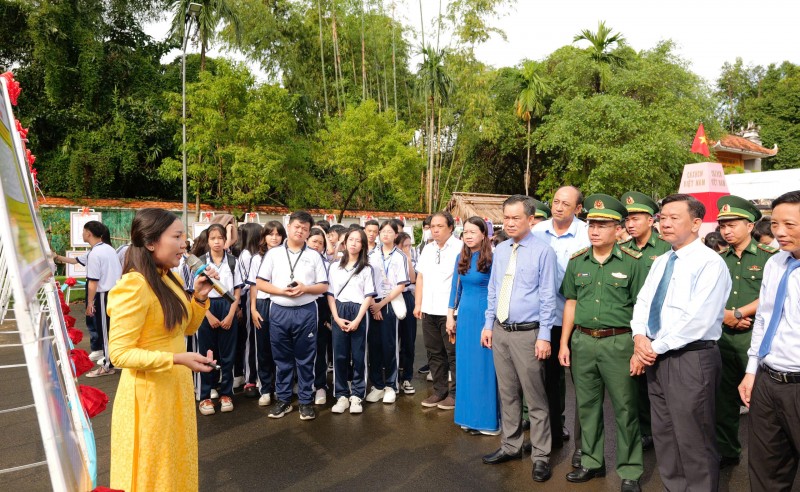 Cà Mau trưng bày trên 60 hình ảnh tư liệu quý về chủ quyền Hoàng Sa, Trường Sa