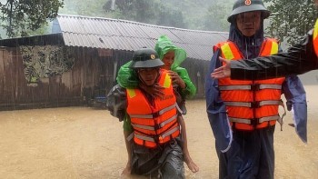 quang binh hon 15 nghin ngoi nha ngap lut nhieu tuyen duong bi tac