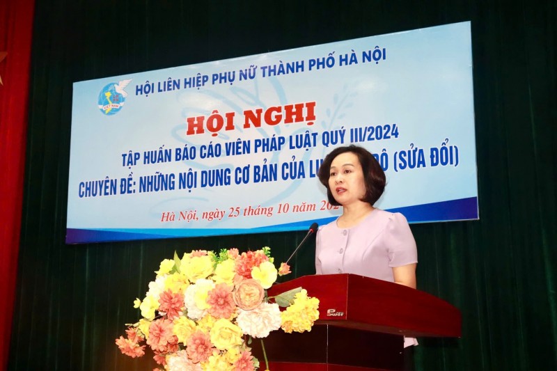 Phó Chủ tịch Thường trực Hội Liên hiệp phụ nữ thành phố Hà Nội Phạm Thị Thanh Hương phát biểu (Ảnh: T.L).