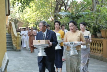 Hội hữu nghị Việt Nam - Thái Lan tham gia lễ dâng y Kathina tại Thái Bình