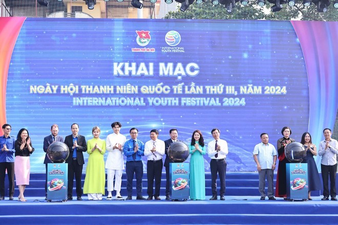 Hơn 3.000 thanh niên tìm hiểu văn hóa các quốc gia trên thế giới tại Hà Nội