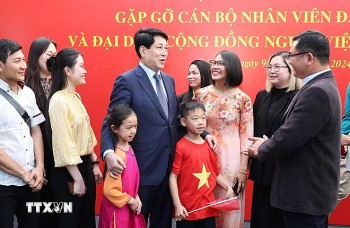 Chủ tịch nước Lương Cường thăm Đại sứ quán và cộng đồng người Việt Nam tại Chile