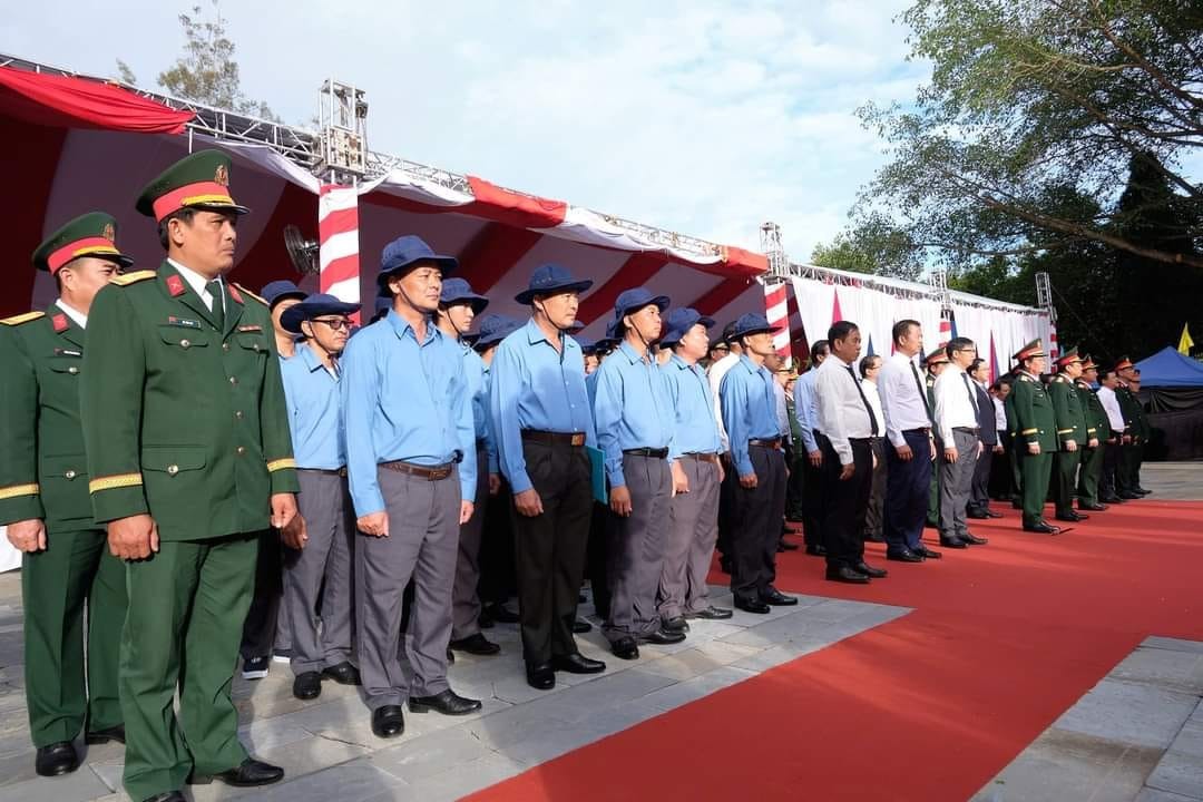 Lễ xuất quân giao nhiệm vụ cho các Đội chuyên trách tìm kiếm, quy tập hài cốt liệt sĩ Quân tình nguyện và chuyên gia Việt Nam hy sinh tại Campuchia trong giai đoạn XXIV (mùa khô 2024-2025), ngày 7/11/2024. (Ảnh: Khắc Hải)