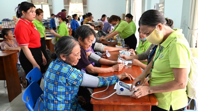 Thiện nguyện gắn kết nghĩa tình Việt Nam - Campuchia