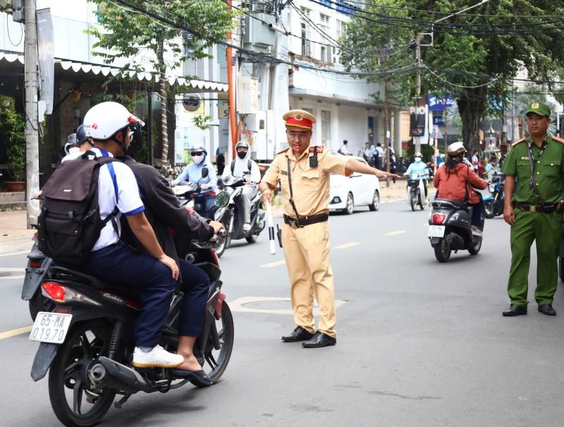 Cần Thơ yêu cầu gắn trách nhiệm trong bảo đảm trật tự, ATGT cho lứa tuổi học sinh