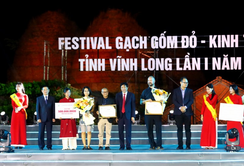 Khai mạc Festival gạch gốm đỏ - Kinh tế xanh tỉnh Vĩnh Long