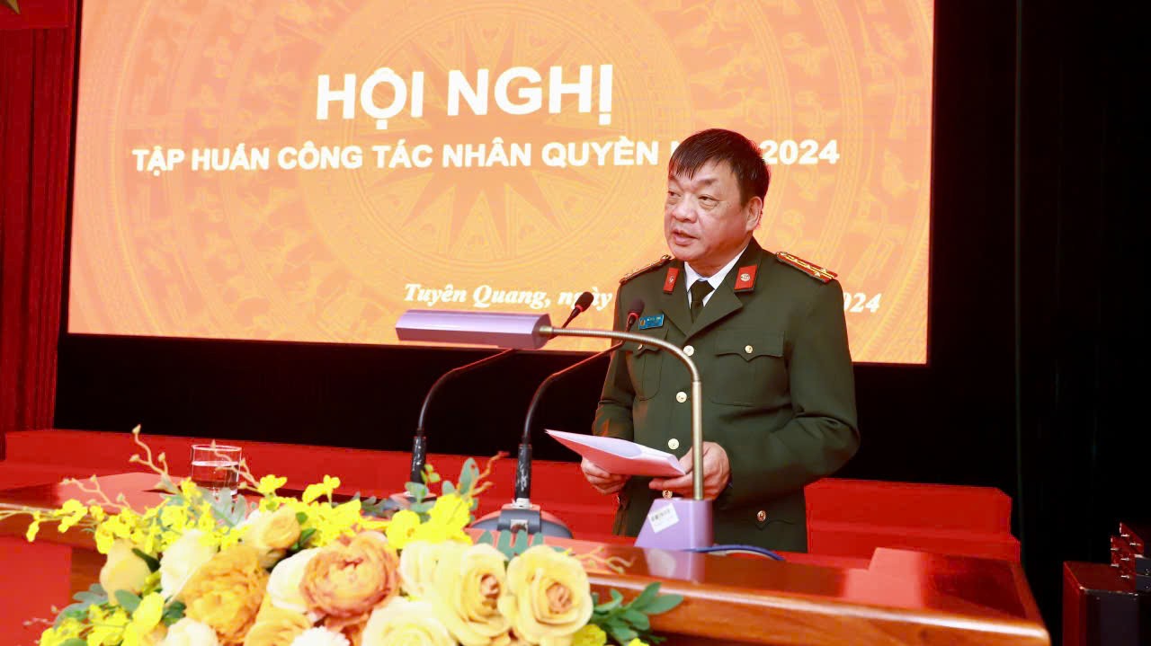 Đại tá Hà Phúc Thịnh, Phó Giám đốc Công an tỉnh, Phó Trưởng ban Thường trực Ban Chỉ đạo Nhân quyền tỉnh​17:11/-strong/-heart:>:o:-((:-h Xem trước khi gửiThả Files vào đây để xem lại trước khi gửi