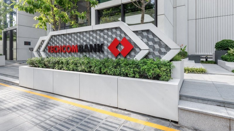 Cổ đông ngoại muốn bán 8 - 9% vốn Techcombank