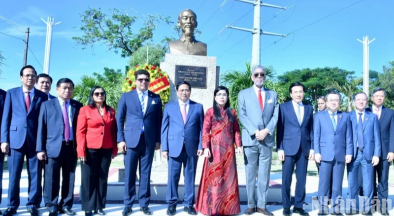 Thủ tướng Phạm Minh Chính dự lễ khánh thành tôn tạo Tượng đài Chủ tịch Hồ Chí Minh tại Thủ đô Santo Domingo