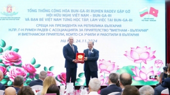 tong thong bulgaria gap mat nhung nguoi ban viet nam tung hoc tap lam viec tai bulgaria