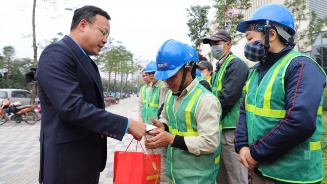 Hà Nội: Chuẩn bị kế hoạch chăm lo đoàn viên, người lao động dịp Tết Nguyên đán Ất Tỵ