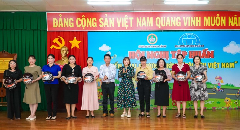 Cần Thơ: Triển khai chương trình “Tôi yêu Việt Nam” cho năm học mới