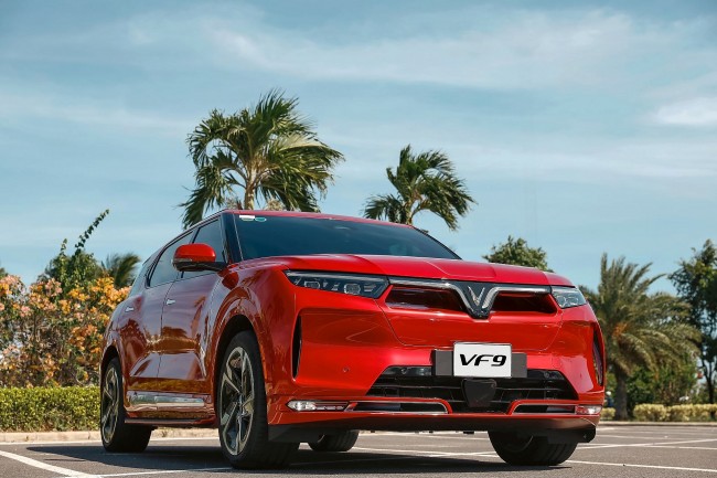 Người dùng tranh thủ ưu đãi kép để chốt đơn VF 9 giá chỉ từ 1,1 tỷ đồng