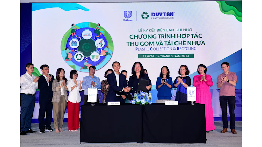 Unilever Việt Nam và Tái Chế DUYTAN Recycling vừa tổ chức “Lễ Ký kết Biên bản Ghi nhớ Chương trình Hợp tác Thu gom và Tái chế Nhựa”