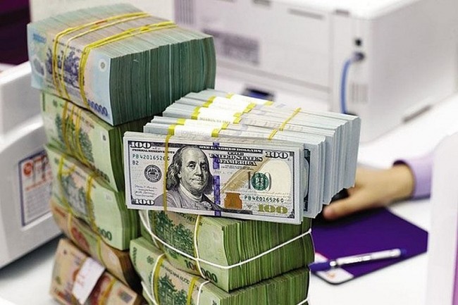 Tỷ giá tiếp đà "hạ nhiệt", vàng SJC tăng giá phiên đầu tuần