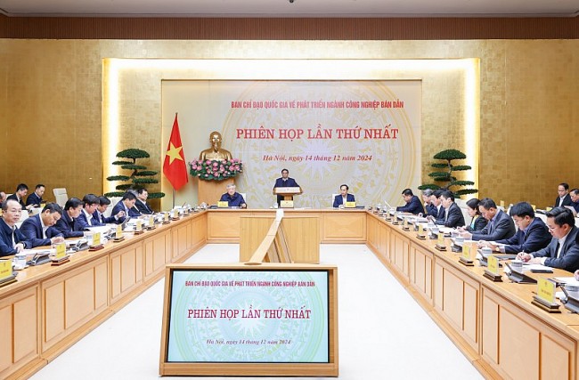 Thủ tướng: Phát triển công nghiệp bán dẫn là lựa chọn chiến lược, ưu tiên hàng đầu