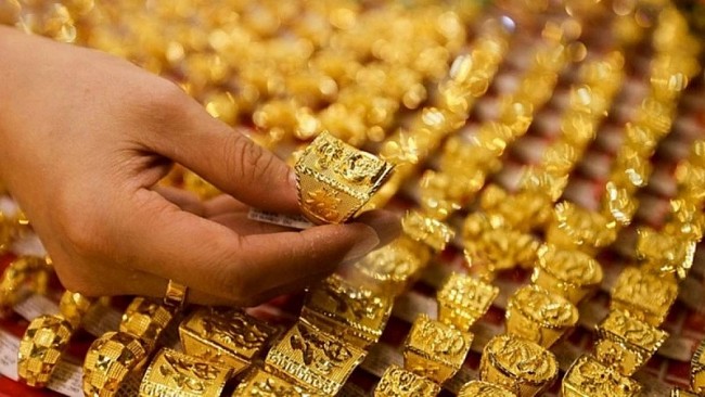 Giá vàng "lao dốc" sau cuộc họp của Fed