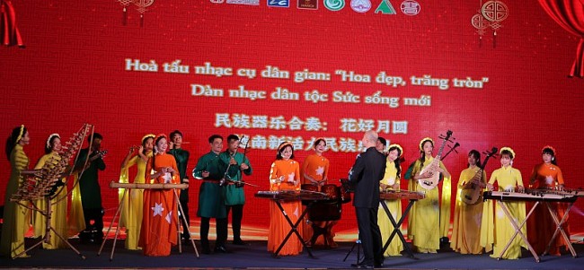 Sinh viên Việt Nam - Trung Quốc giao lưu, trải nghiệm văn hóa