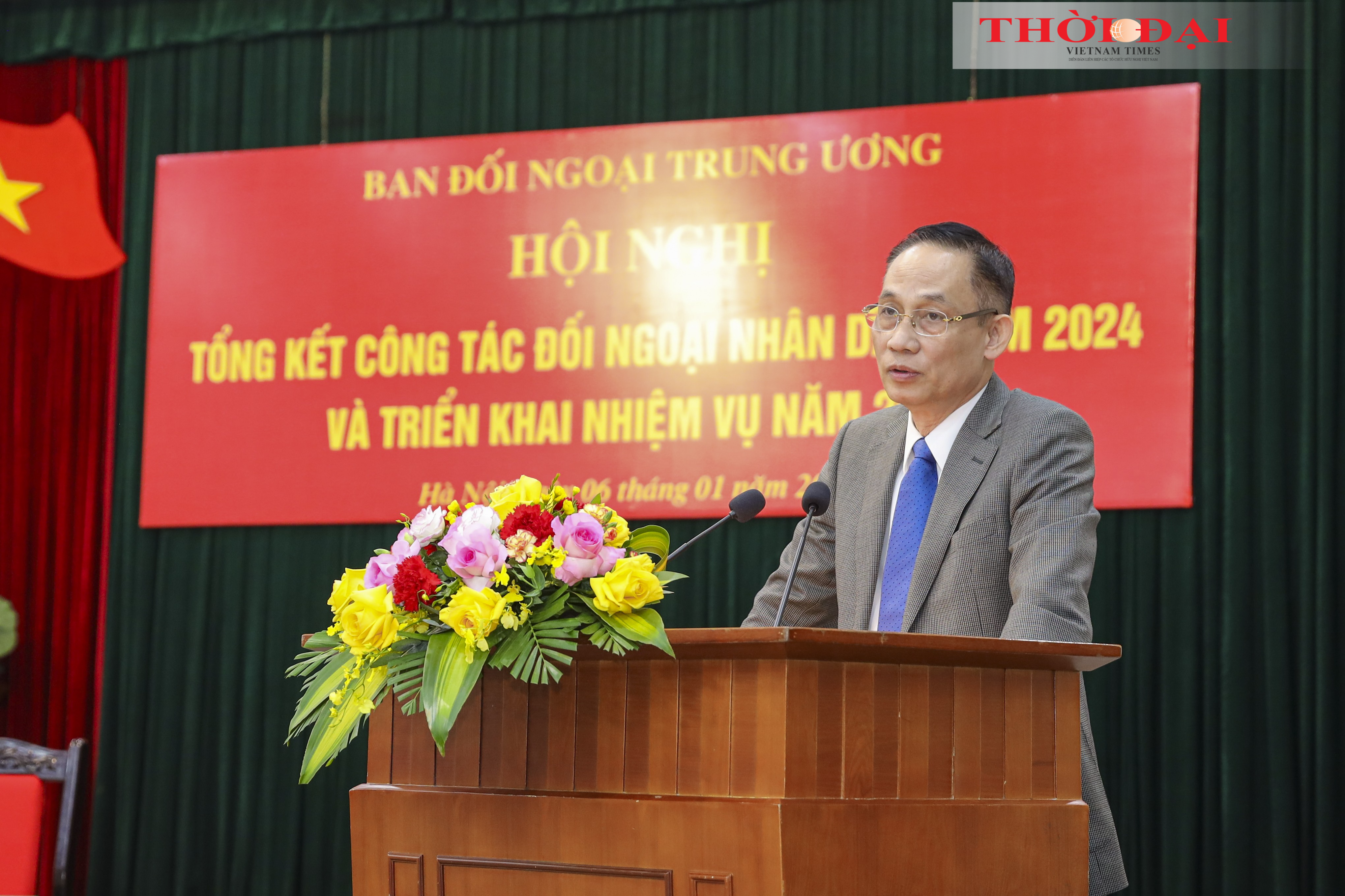 Ông Lê Hoài Trung, Bí thư Trung ương Đảng, Trưởng Ban Đối ngoại Trung ương phát biểu tại Hội nghị. (Ảnh: Đinh Hòa)