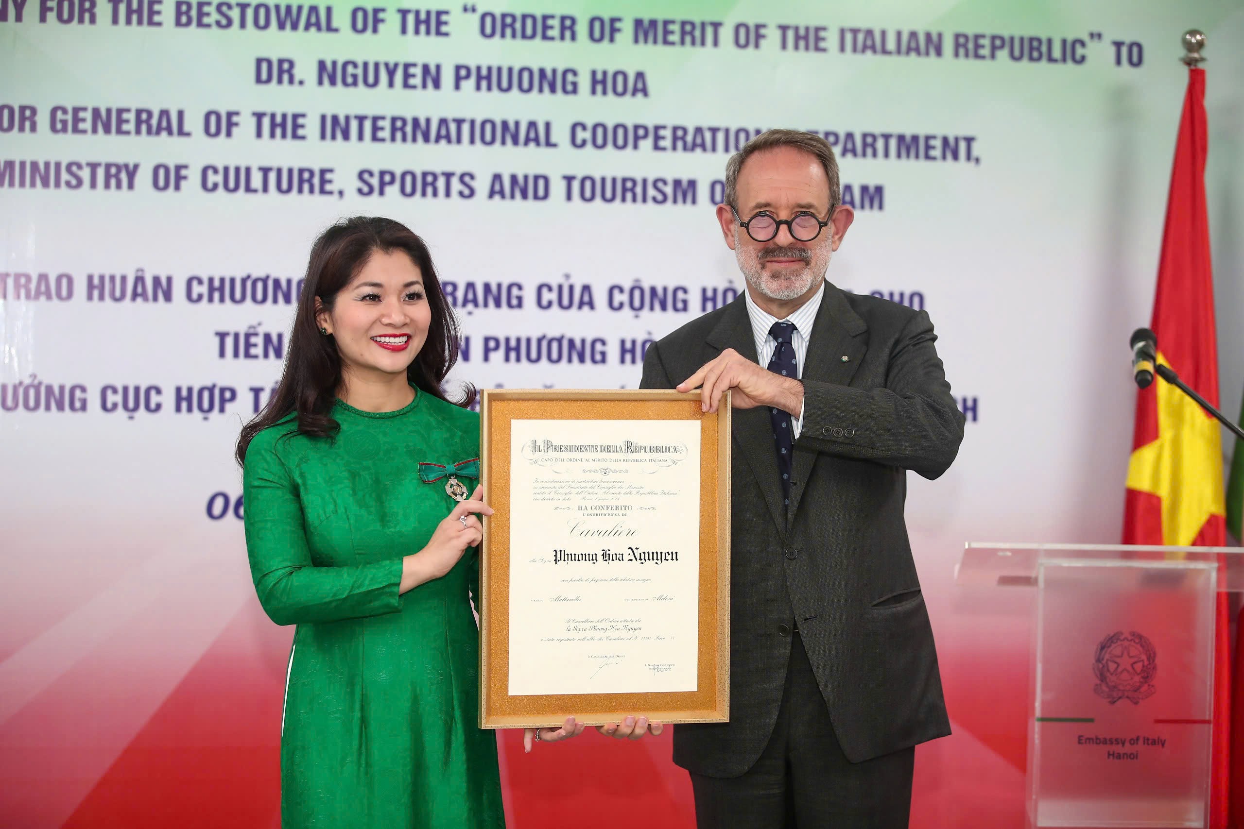 TS. Nguyễn Phương Hòa được Italia tặng Huân chương Công trạng - bậc Hiệp sĩ
