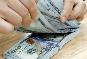 ngan hang giam manh gia mua usd vang mieng sjc tang tro lai