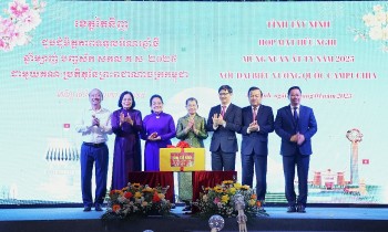 that chat quan he huu nghi giua tay ninh quang nam va cac tinh giap bien campuchia