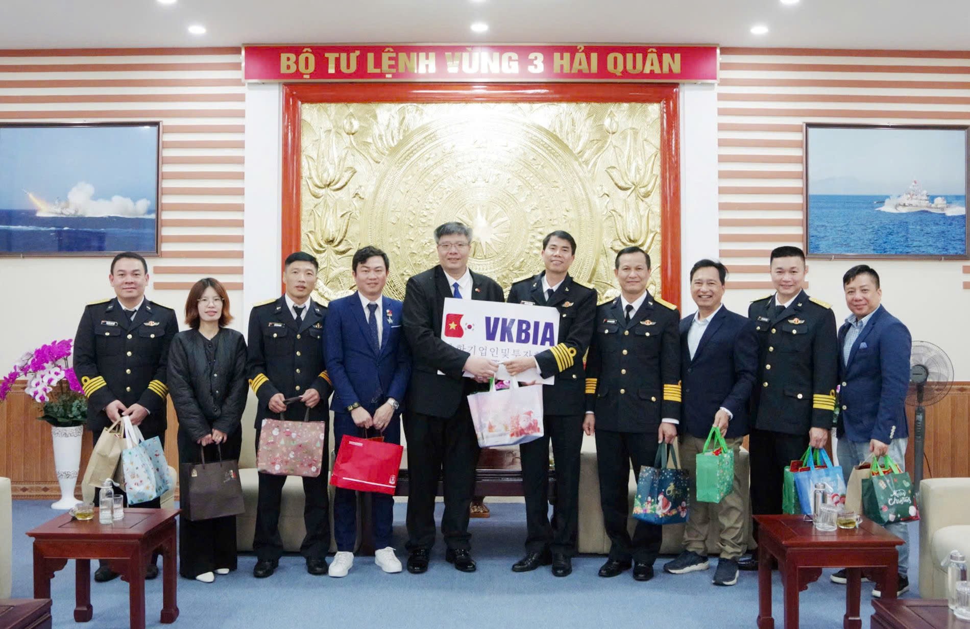 Kiều bào tổ chức “Xuân yêu thương - Tết tri ân” dành tặng cán bộ, chiến sĩ Vùng 3 Hải quân