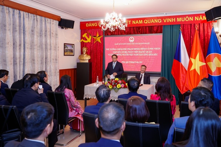 Thủ tướng Phạm Minh Chính bày tỏ vui mừng trước sự trưởng thành, lớn mạnh không ngừng của cộng đồng người Việt tại Séc - Ảnh: VGP/Nhật Bắc