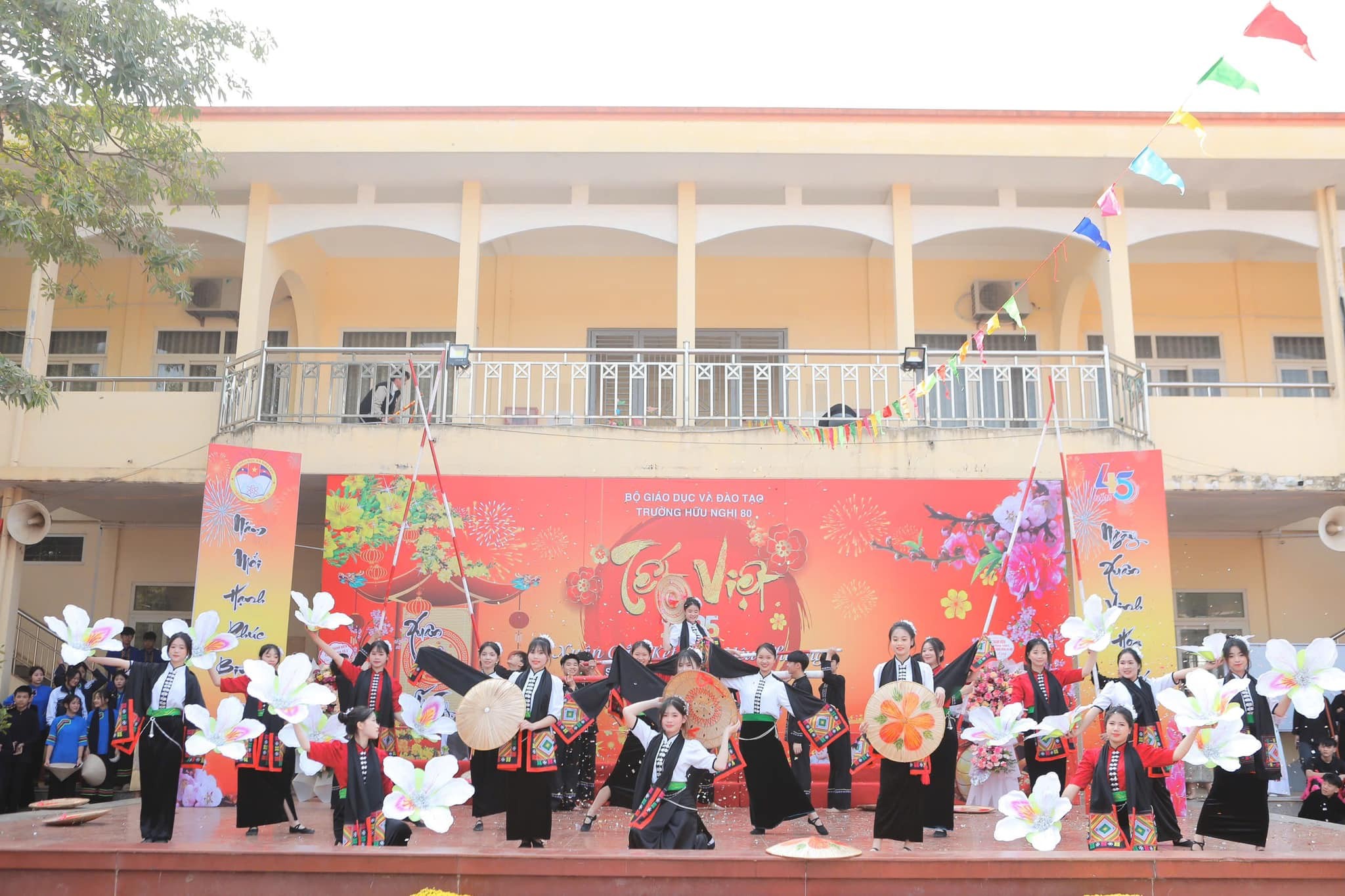 Bên cạnh ý nghĩa văn hóa, sự kiện còn tạo cơ hội để lưu học sinh Lào và Campuchia giao lưu, chia sẻ với các bạn học sinh Việt Nam, qua đó xây dựng nền tảng vững chắc cho quá trình học tập và nghiên cứu tại Trường Hữu nghị 80. 