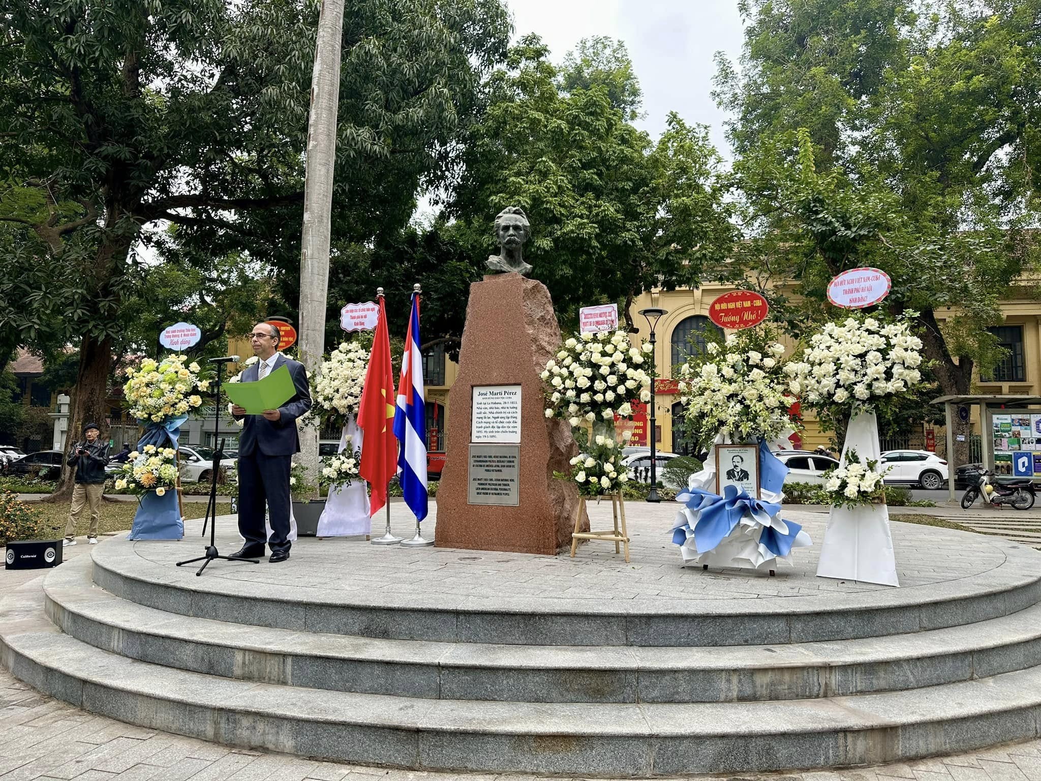 Đại sứ Cuba tại Việt Nam Rogelio Polanco Fuentes phát biểu tại buổi lễ. (Ảnh: HAUFO)