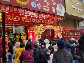noi dong nghit noi vang ve nguoi mua vang ngay via than tai