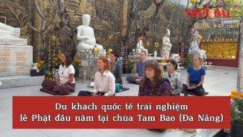 video du khach quoc te trai nghiem le phat dau nam tai chua tam bao da nang