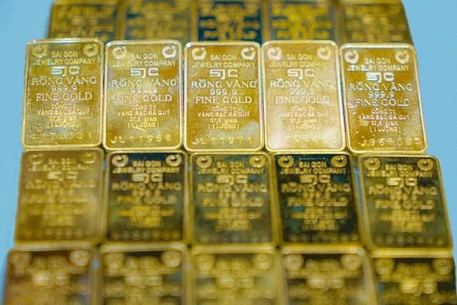 Giá mua vàng miếng bật tăng, giá bán giữ mốc 90,3 triệu đồng