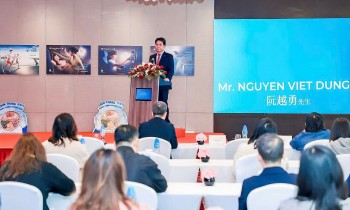 khoi dong nam giao luu nhan van viet trung 2025 tai quang chau