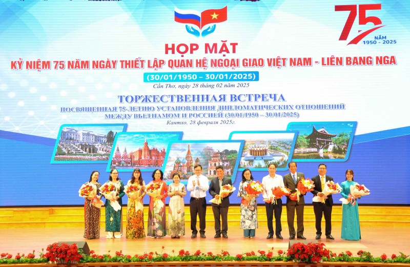 Cần Thơ kỷ niệm 75 năm thiết lập quan hệ ngoại giao Việt Nam - Liên bang Nga
