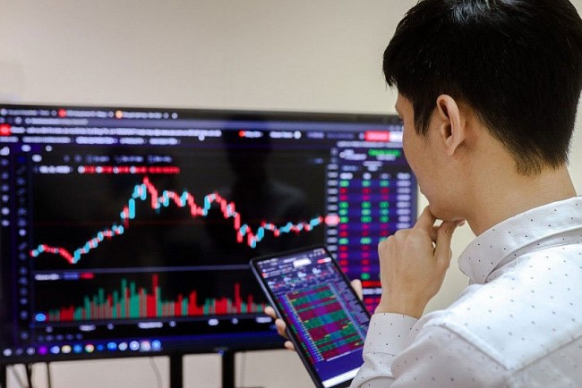 Thị trường chứng khoán "thay máu" sau những phiên giao dịch 25-26 nghìn tỷ đồng