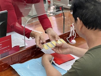 chua ngung tang vang sjc vuot 96 trieu dong moi luong