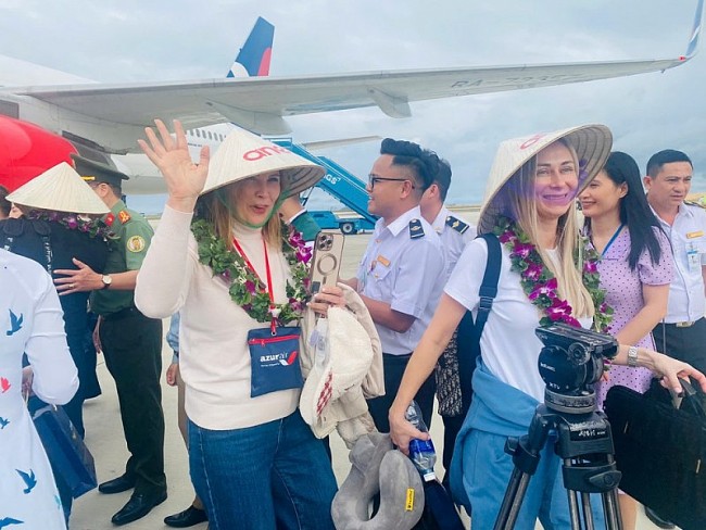 Khách Nga trở lại Khánh Hòa
