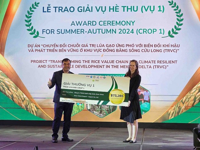Dự án TRVC trao thưởng cho 8 doanh nghiệp tham gia chuỗi giá trị lúa gạo bền vững tại ĐBSCL