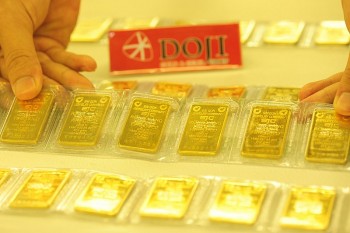 vang sjc bat ngo tang gia mua