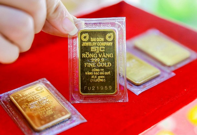 Giá vàng SJC lại "nhảy vọt" lên mốc 98 triệu đồng/lượng