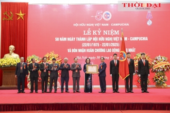Hội hữu nghị Việt Nam - Campuchia đón nhận Huân chương Lao động hạng Nhất