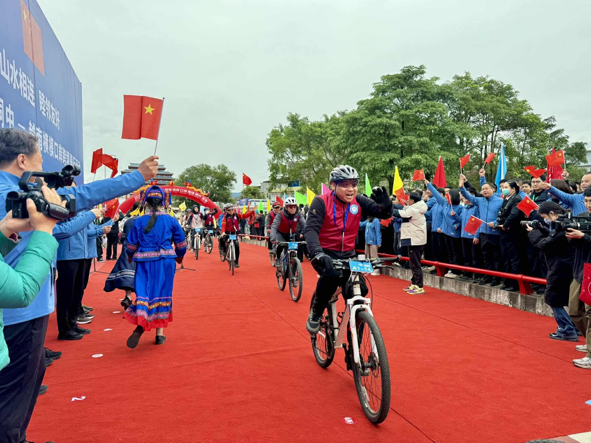 Đạp xe hữu nghị: thúc đẩy giao lưu nhân dân Việt Nam - Trung Quốc