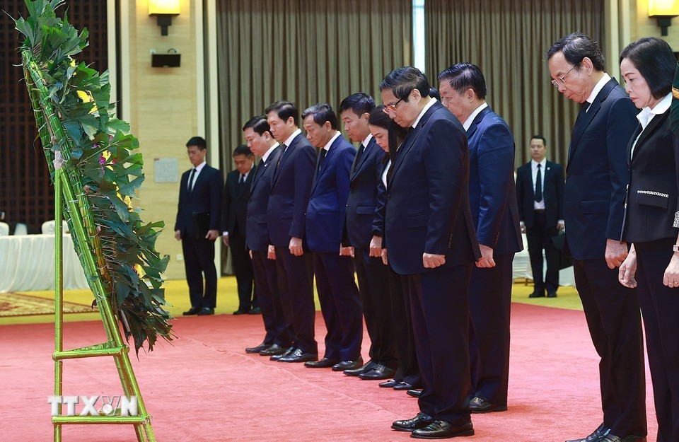 Thủ tướng Phạm Minh Chính viếng nguyên Chủ tịch Đảng Nhân dân Cách mạng Lào, nguyên Chủ tịch nước Lào Khamtay Siphandone Thủ tướng Phạm Minh Chính viếng nguyên Chủ tịch Đảng Nhân dân Cách mạng Lào, nguyên Chủ tịch nước Lào Khamtay Siphandone