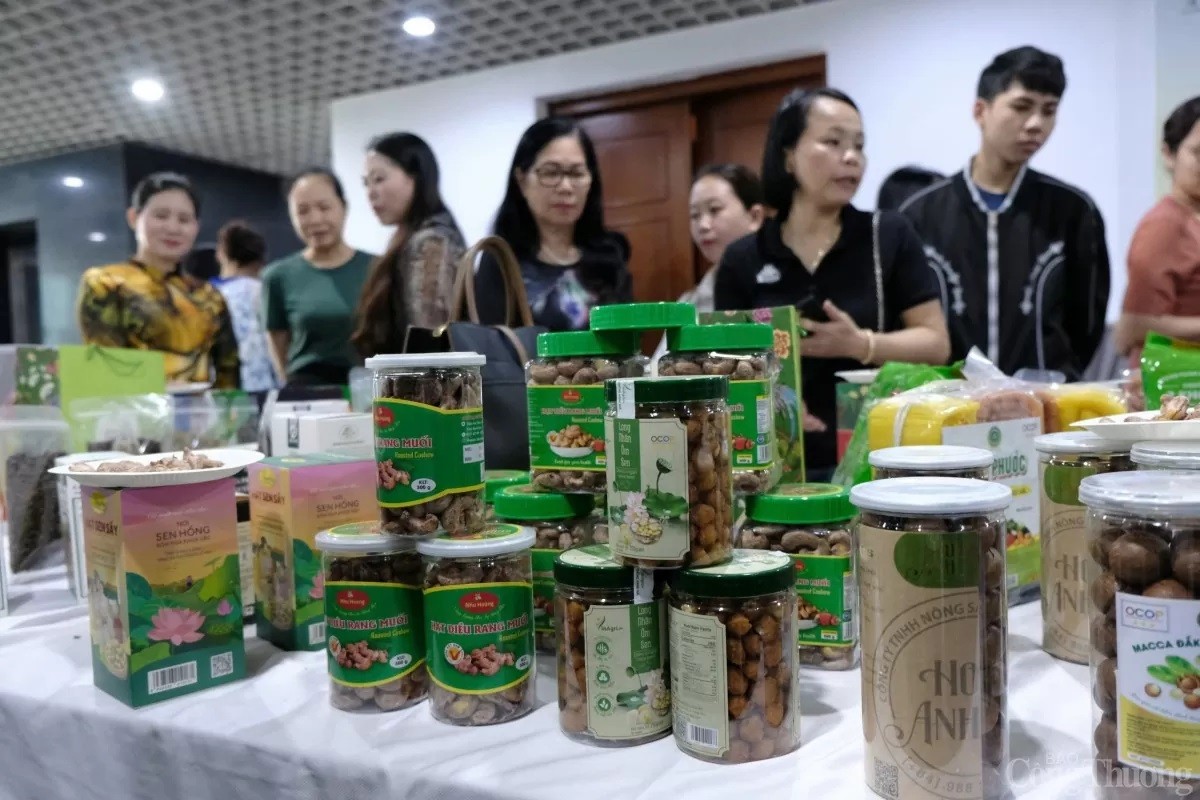 Việt Nam trưng bày tại hội thảo.