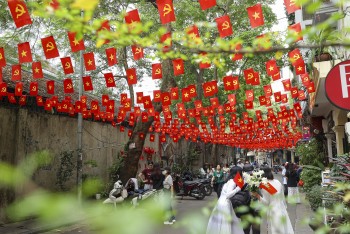 Thời tiết hôm nay (29/4): Bắc Bộ mưa dông, Nam Bộ nắng nóng kéo dài