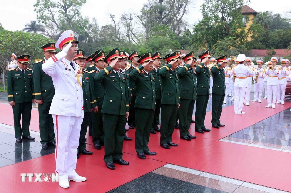 Lãnh đạo Đảng, Nhà nước vào Lăng viếng Chủ tịch Hồ Chí Minh, tưởng niệm các Anh hùng liệt sỹ Lãnh đạo Đảng, Nhà nước vào Lăng viếng Chủ tịch Hồ Chí Minh, tưởng niệm các Anh hùng liệt sỹ