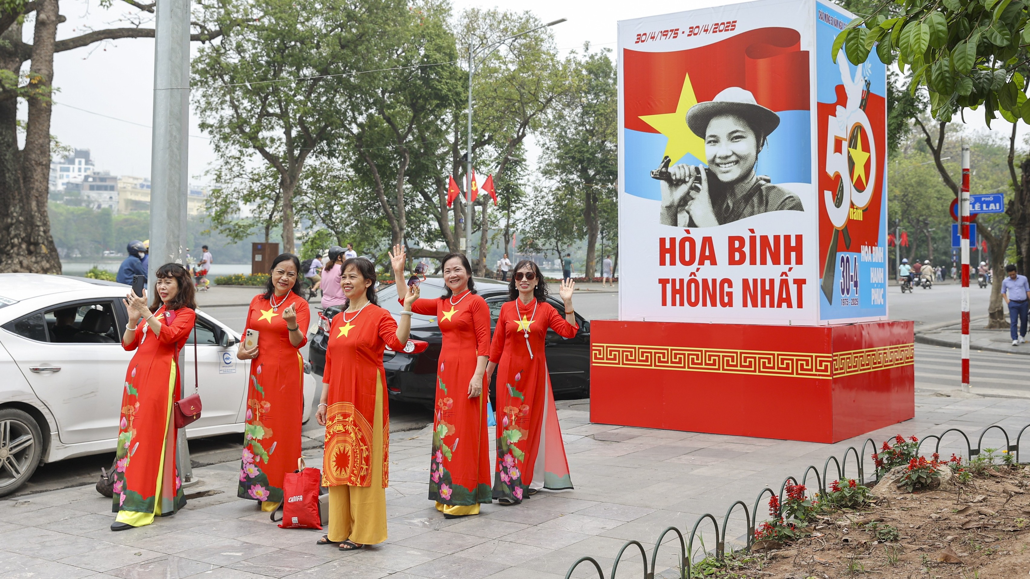 Thời tiết hôm nay (30/4): Bắc Bộ mưa dông, Nam Bộ nắng nóng